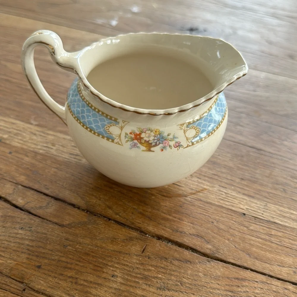 Vintage HTF Johnson Bros. Belvedere creamer cup Stamped Old English